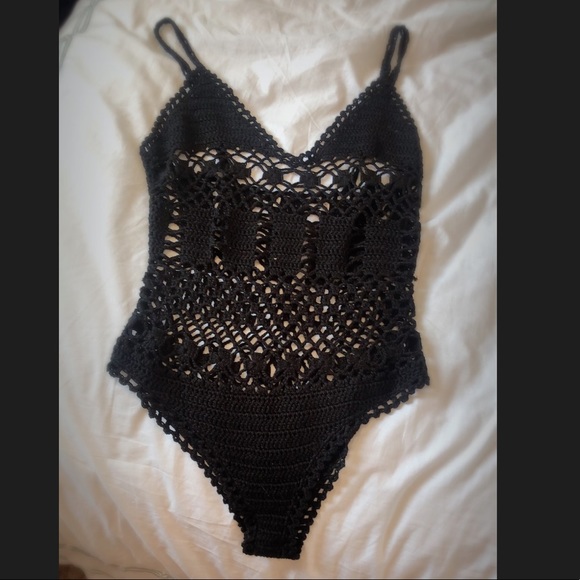 Indah one piece swimsuit - Picture 4 of 5